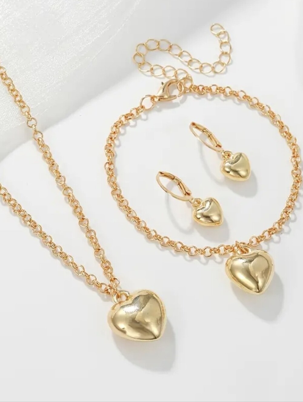 4pc set. Heart Necklace,Earring and bracelets Set - Picture 3 of 3